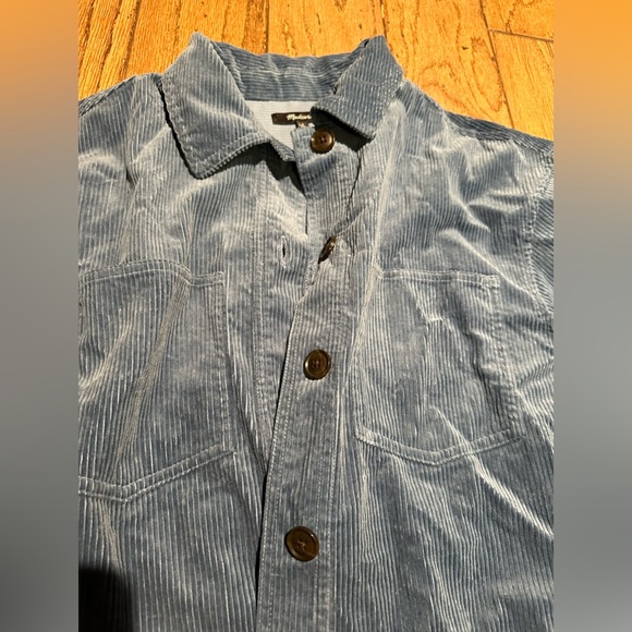 Madewell Variegated Corduroy Kentwood Oversized Button-Down Long Sleeve Top. SM - Picture 3 of 6
